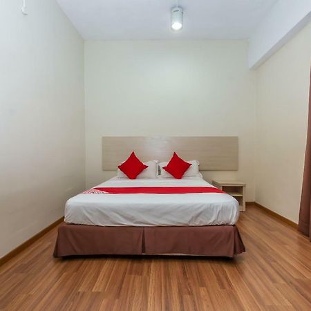 Oyo 1158 906 Airport Hotel Malacca Exterior photo