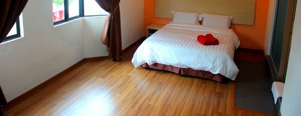 Oyo 1158 906 Airport Hotel Malacca Exterior photo
