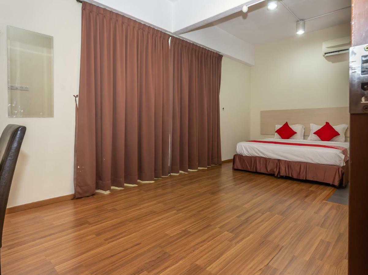 Oyo 1158 906 Airport Hotel Malacca Exterior photo