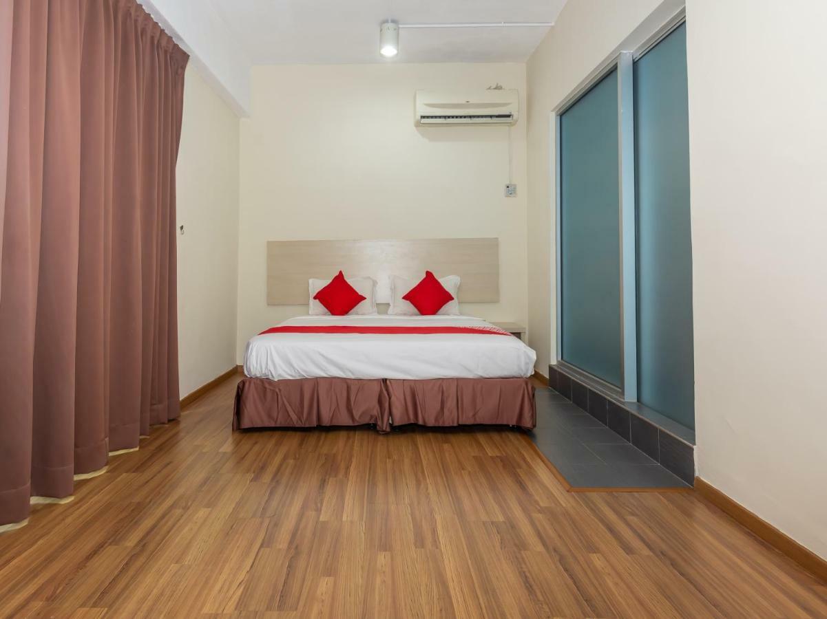 Oyo 1158 906 Airport Hotel Malacca Exterior photo