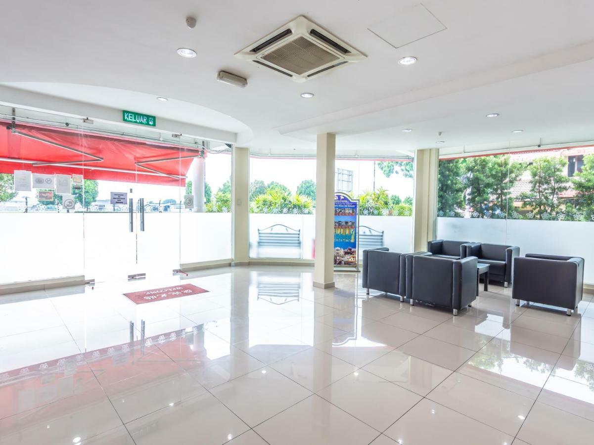 Oyo 1158 906 Airport Hotel Malacca Exterior photo