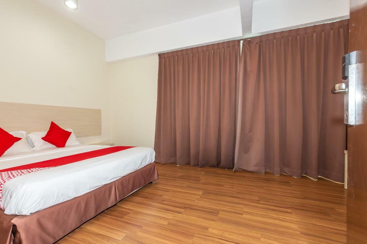Oyo 1158 906 Airport Hotel Malacca Exterior photo
