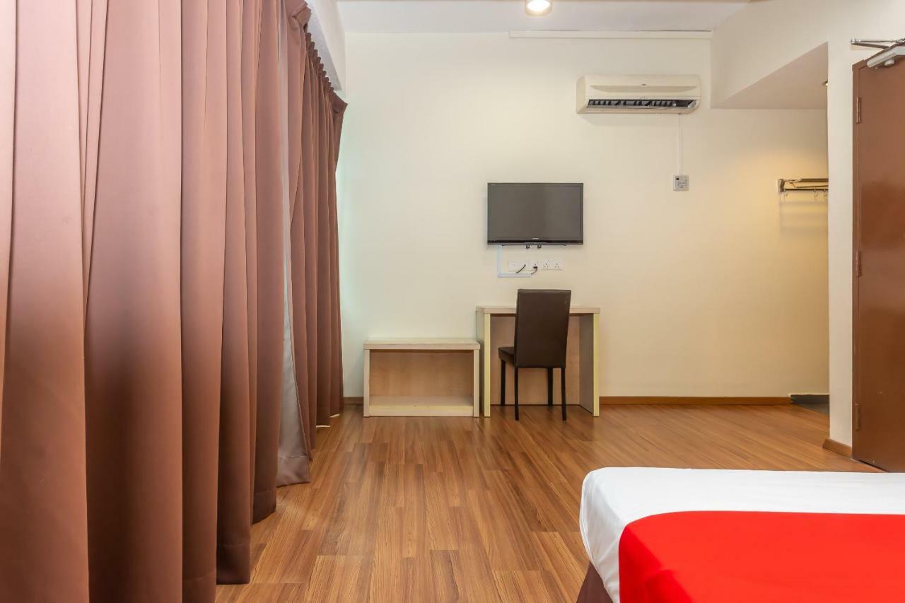 Oyo 1158 906 Airport Hotel Malacca Exterior photo