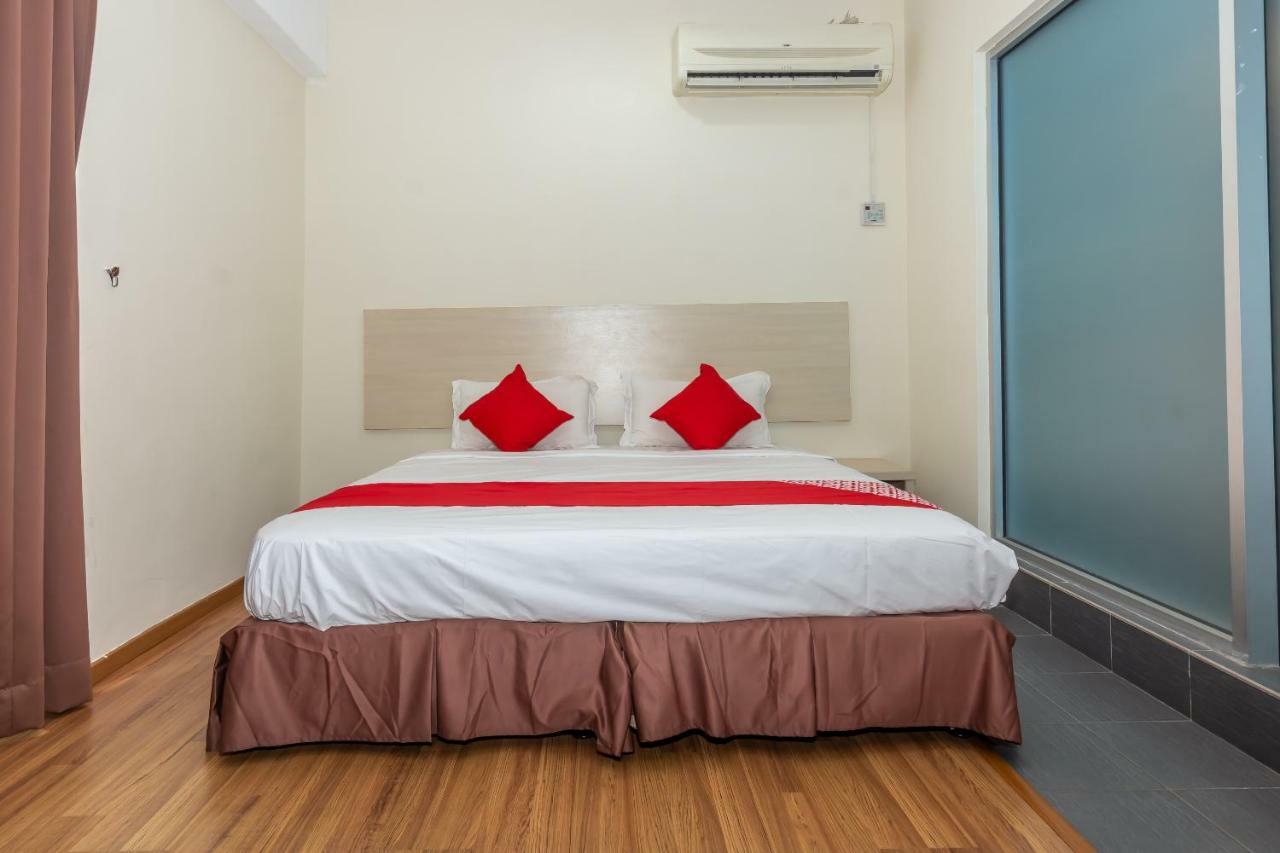 Oyo 1158 906 Airport Hotel Malacca Exterior photo